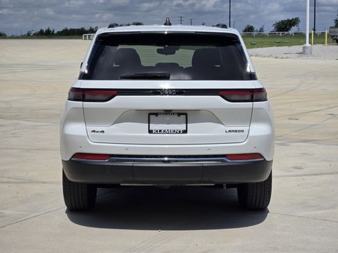 Certified 2023 Jeep Grand Cherokee Laredo w/ Luxury Tech Group I AWD/4WD image 7