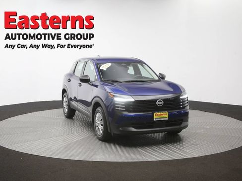 Used 2025 Nissan Kicks S AWD/4WD image 49
