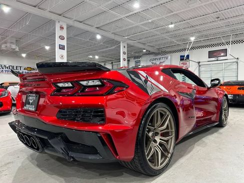 Used 2025 Chevrolet Corvette Z06 RWD image 25