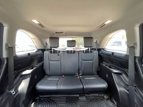 Used 2017 Toyota Highlander XLE FWD image 31