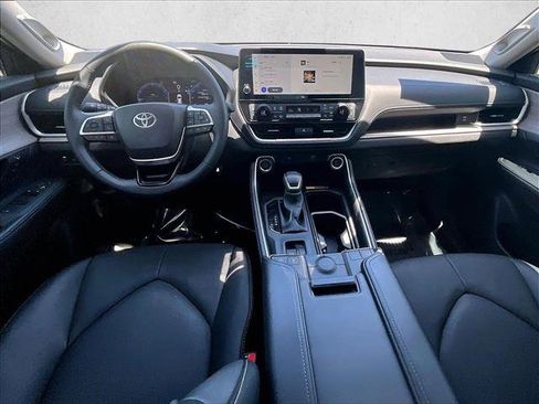 Used 2026 Toyota Grand Highlander FWD image 16