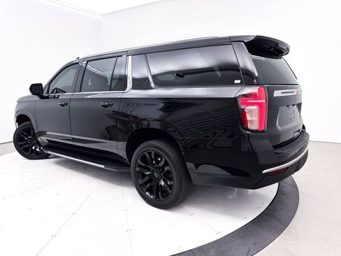 Used 2021 Chevrolet Suburban LS image 2