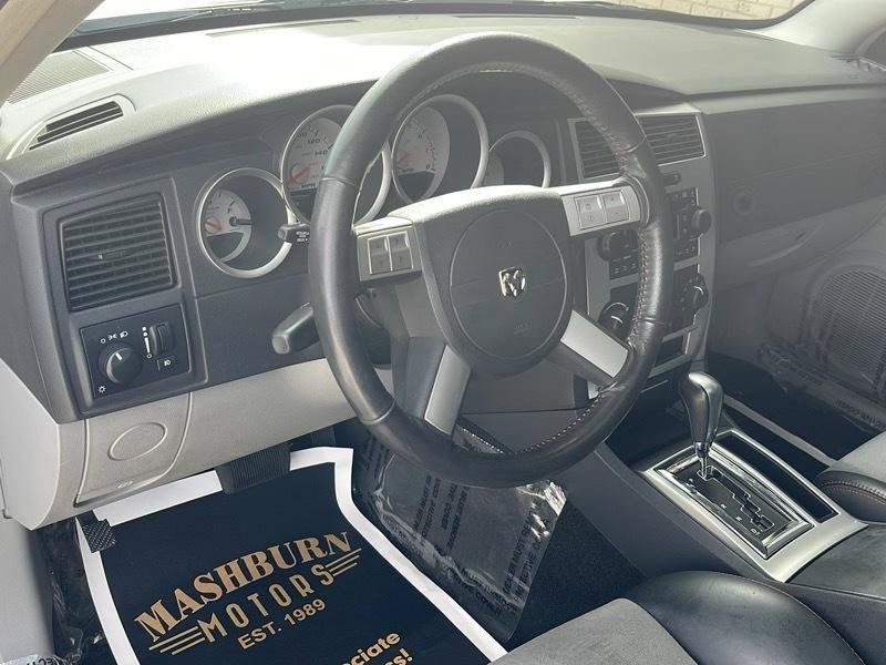 Used 2006 Dodge Magnum SRT8 RWD image 32