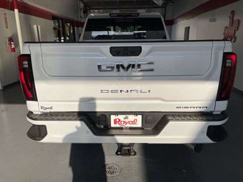 New 2026 GMC Sierra 2500 Denali Ultimate AWD/4WD image 5