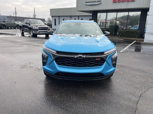 Used 2025 Chevrolet Trax RS w/ Sunroof Package image 36