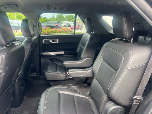 Used 2023 Ford Explorer XLT w/ Equipment Group 202A AWD/4WD image 13