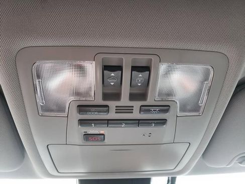 Used 2018 Toyota Highlander Limited Platinum image 18