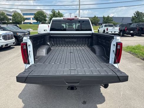 New 2026 GMC Sierra 2500 Denali Ultimate AWD/4WD image 9