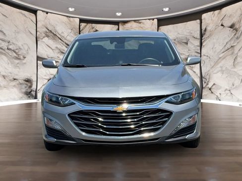 Used 2024 Chevrolet Malibu LT FWD image 2