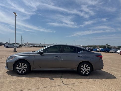 Certified 2024 Nissan Altima 2.5 S FWD image 13