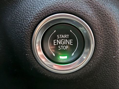 Used 2021 Chevrolet Silverado 1500 RST image 22