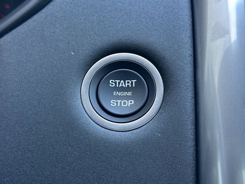 New 2026 Land Rover Discovery S image 28