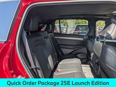 Used 2024 Jeep Wagoneer Launch Edition AWD/4WD image 29