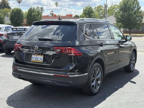 Used 2022 Volkswagen Tiguan SE FWD image 8