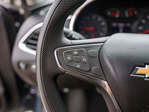 Used 2019 Chevrolet Malibu LT FWD image 17
