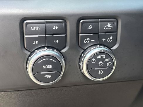 Used 2024 GMC Sierra 1500 AT4 w/ Technology Package AWD/4WD image 27