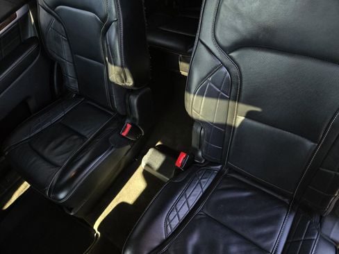 Used 2017 Ford Explorer Platinum image 15