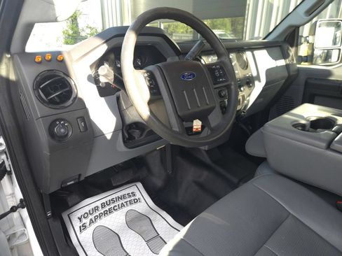 Used 2014 Ford F250 XL w/ Power Equipment Group RWD image 13