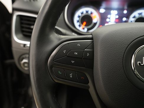 Used 2019 Jeep Cherokee Trailhawk w/ Comfort/Convenience Group image 17