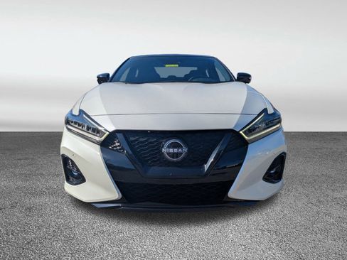 Used 2023 Nissan Maxima SR w/ Sport Mat Group image 16