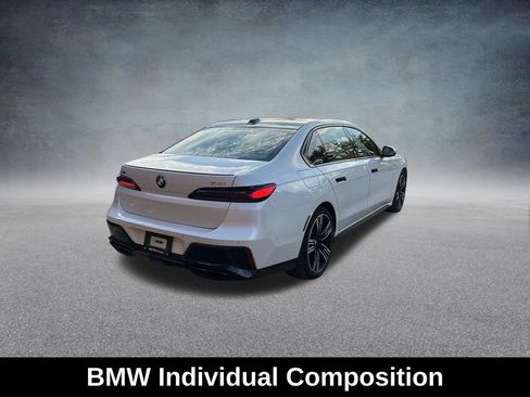 Used 2025 BMW 760i xDrive w/ Executive Package AWD/4WD image 10