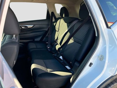 Used 2020 Nissan Rogue SV image 23