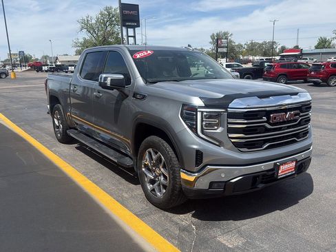 Used 2023 GMC Sierra 1500 SLT w/ SLT Premium Package AWD/4WD image 10