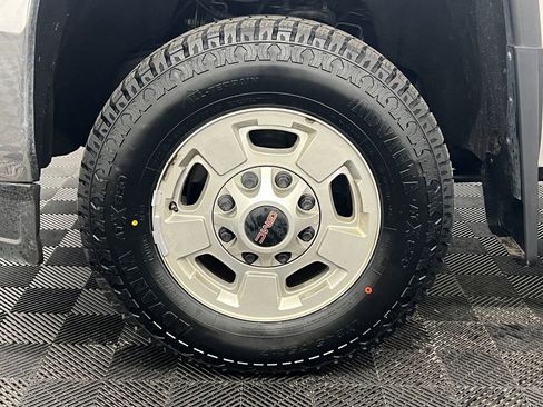 Used 2015 GMC Sierra 2500 SLE AWD/4WD image 10