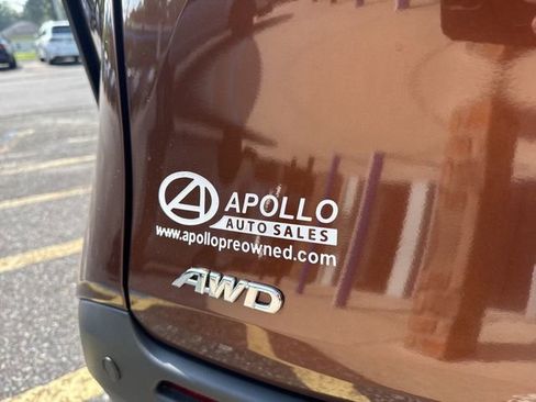 Used 2023 Toyota Sienna XLE image 7