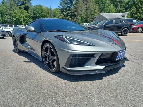 Used 2022 Chevrolet Corvette Stingray Premium Conv w/ Z51 Performance Package RWD image 2