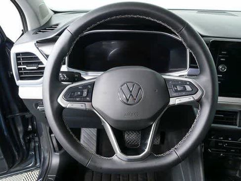 Certified 2025 Volkswagen Taos SE w/ Black Wheel Package FWD image 12