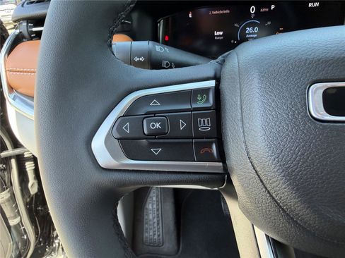 Used 2023 Jeep Compass Limited w/ Elite Group AWD/4WD image 15