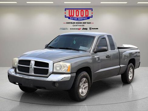 Used 2005 Dodge Dakota SLT w/ Interior Convenience Group RWD image 8
