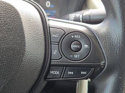 Used 2021 Toyota Corolla LE image 25