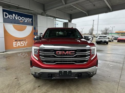 Certified 2023 GMC Sierra 1500 SLT image 2