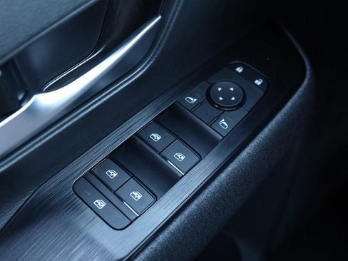 New 2026 Nissan Kicks SV image 18