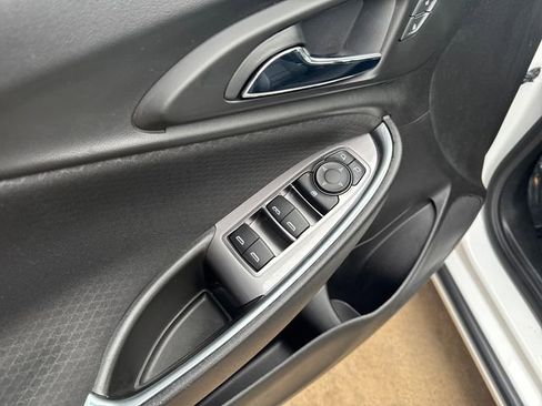 Used 2020 Chevrolet Malibu LT image 22