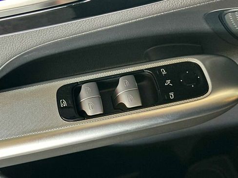 Certified 2025 Mercedes-Benz GLC 300 image 12