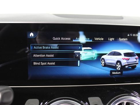 Used 2021 Mercedes-Benz GLA 250 4MATIC w/ Premium Package image 11