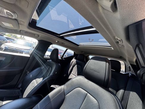 Used 2019 Volvo XC40 T5 Inscription AWD/4WD image 32