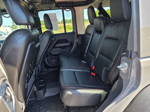 Used 2023 Jeep Wrangler Unlimited Rubicon AWD/4WD image 11