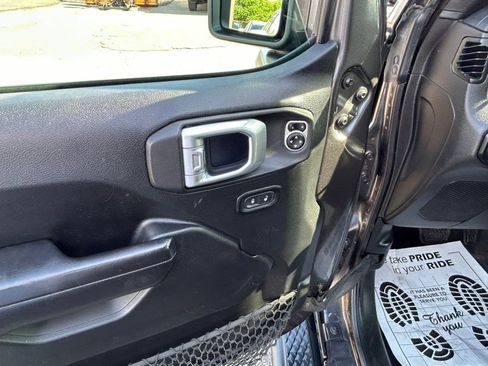 Used 2020 Jeep Gladiator Sport w/ Quick Order Package 24S AWD/4WD image 10