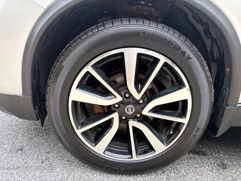 Used 2018 Nissan Rogue SL w/ Premium Package AWD/4WD image 12