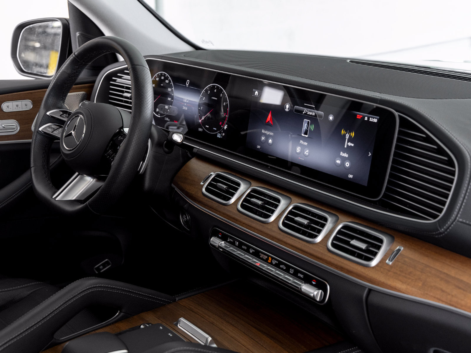 Certified 2026 Mercedes-Benz GLS 450 4MATIC image 31