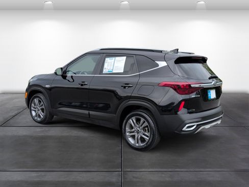 Used 2021 Kia Seltos S AWD/4WD image 3