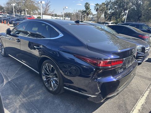 Used 2022 Lexus LS 500 w/ Interior Upgrade Package image 3