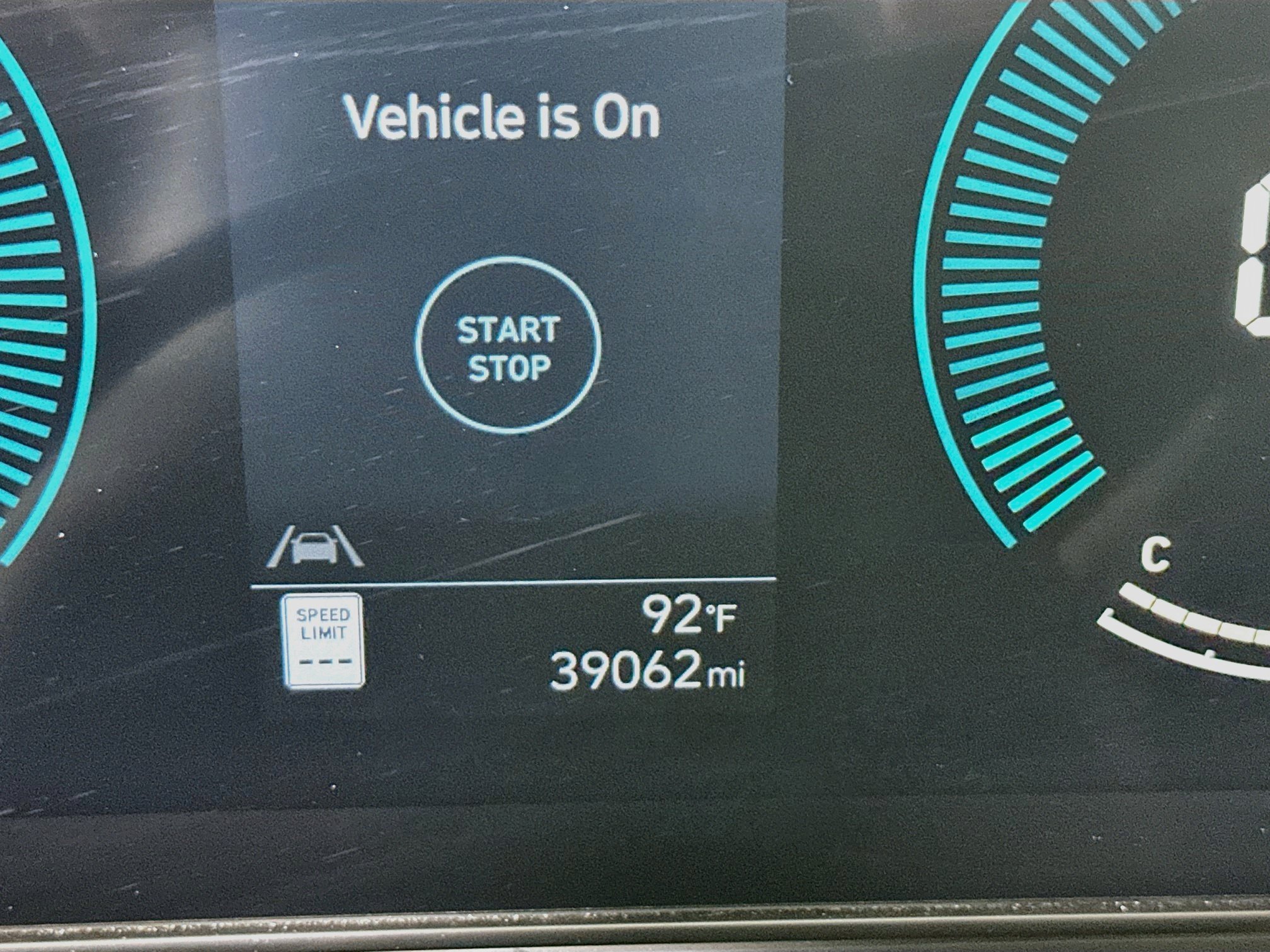 Used 2025 Hyundai Kona SEL FWD image 19