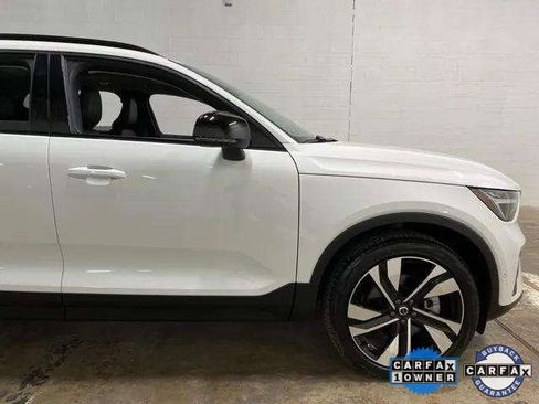 Used 2025 Volvo XC40 B5 Plus image 97