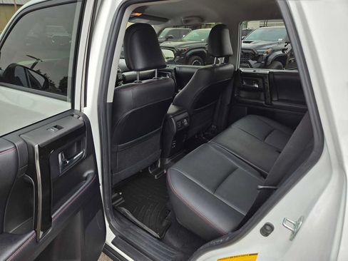 Used 2019 Toyota 4Runner TRD Off-Road Premium AWD/4WD image 19
