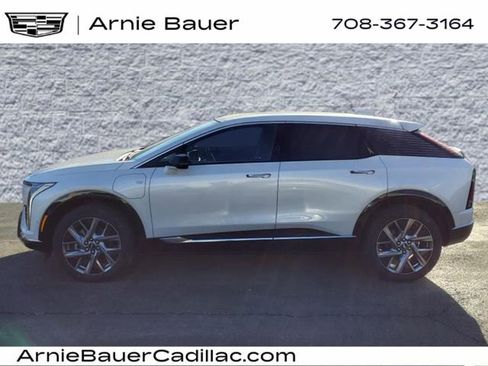 New 2025 Cadillac Optiq Luxury 1 image 6